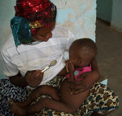 Un-bébé-qui-refuse-la-bouillie